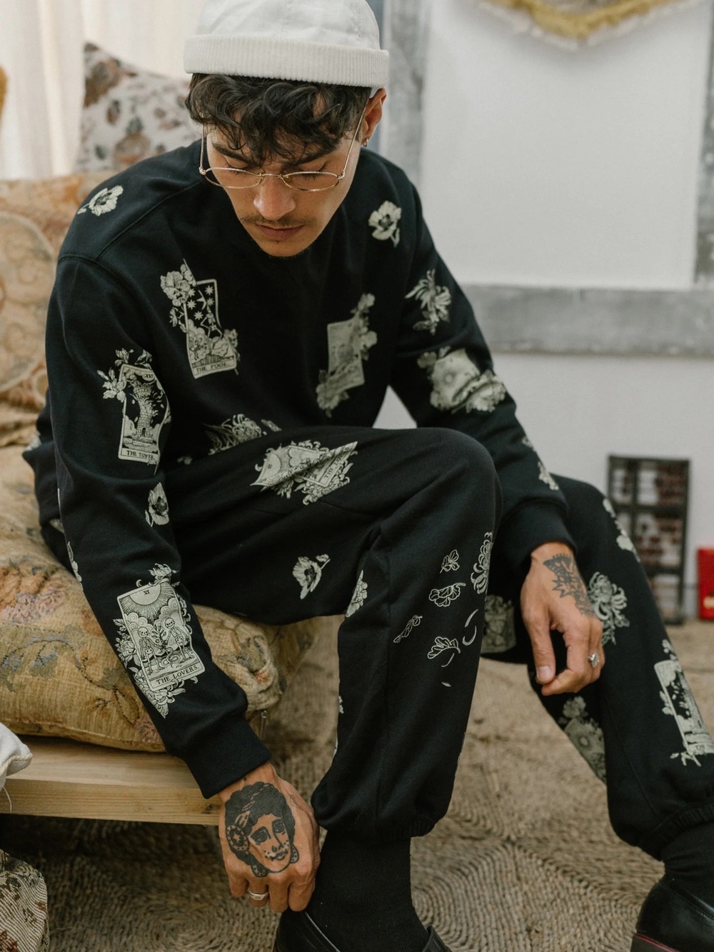 Black Tarot Sweatshirt & Jogger Set